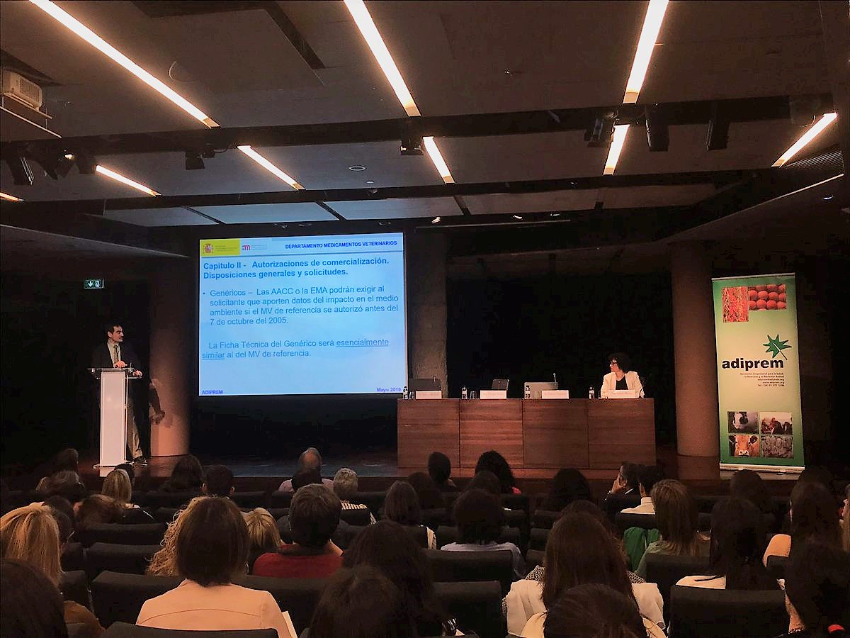 CenavisaSL's tweet photo. The technical session of Adiprem was a great success. It covered current issues on veterinary drugs, animal feed and environmental impact.
We congratulate Adiprem for the 20th anniversary!🎉
#animalhealth #veterinary #pharmaceutical #veterinarymedicine #adiprem #barcelona https://t.co/uUTrbcK77J