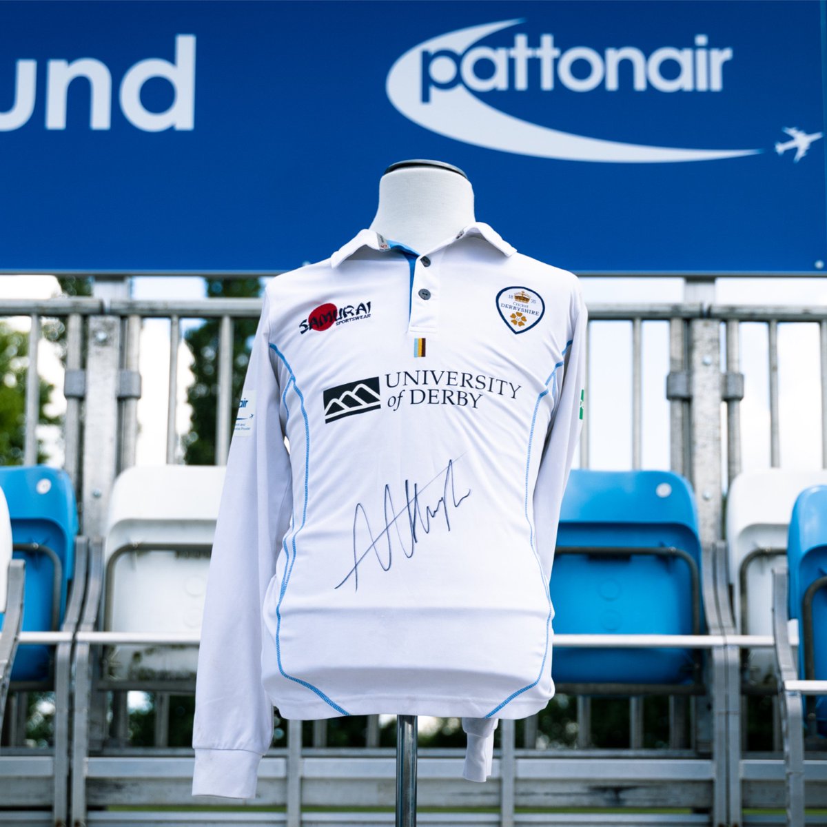 COMPETITION 🙌🎉 Win a signed Alex Hughes 2018 shirt. All-rounder to present shirt to winner on Day One vs Lancashire (Mon 17 June) 🏏 Simply follow us and RT for your chance to win. Closes 5pm 13 June. Good luck 🤞 #WeAreDerbyshire