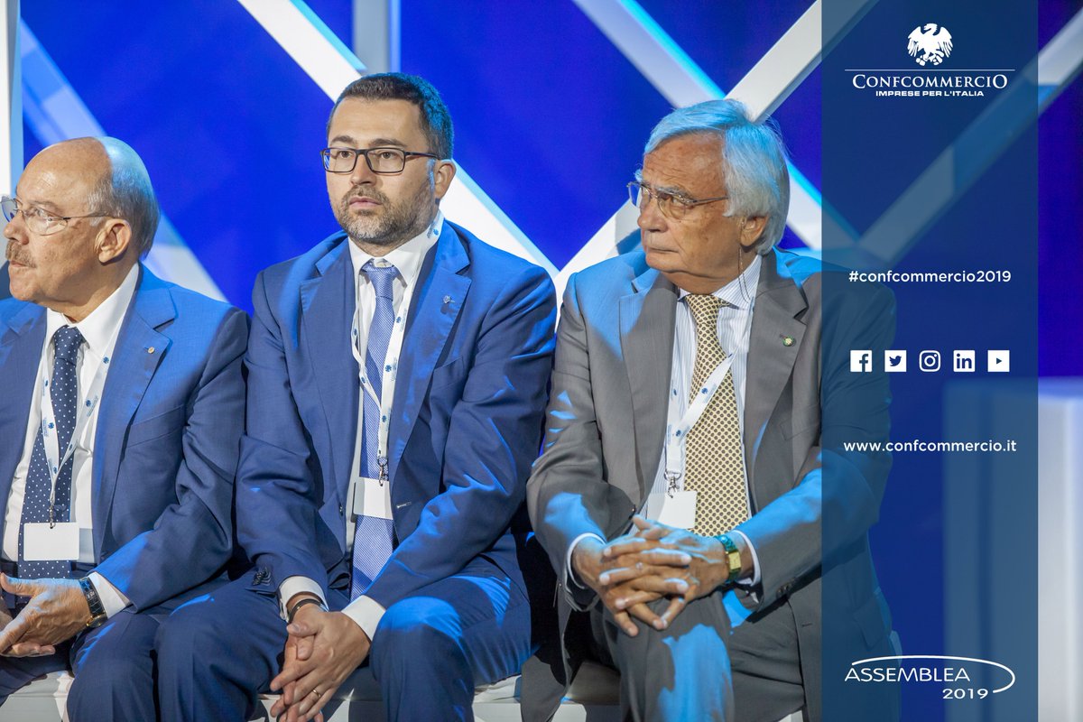 Confcommercio's tweet photo. Si conclude l'Assemblea #confcommercio2019. Appuntamento all'anno prossimo
@luigidimaio @terziariodonna @GIConfcommercio @Conftrasporto https://t.co/puykD3DfGc