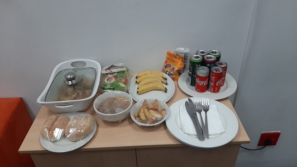 bedderz86's tweet photo. #lunchisserved
#MediaPlayLounge 
#MediaPlay
#connectyourway 
#MediaPlayECR
#ECRFORTHEWIN https://t.co/XFH4U3iShd