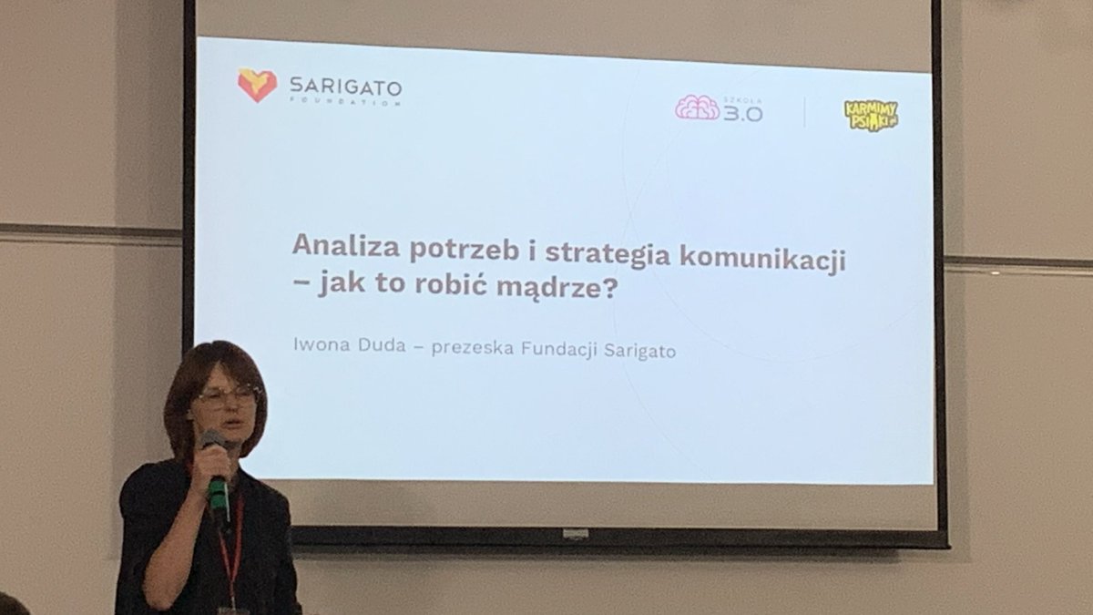 michalserwinski's tweet photo. Zaczęłam swoją prace od sprzedaży krzeseł stadionowych. Dziś prowadzę Fundację Sarogato a w nim @karmimypsiaki i #Szkoła30 - rozpoczyna @dudapisze. 🙂 

#FundraisingPraktycznie https://t.co/QAVShxNzpM