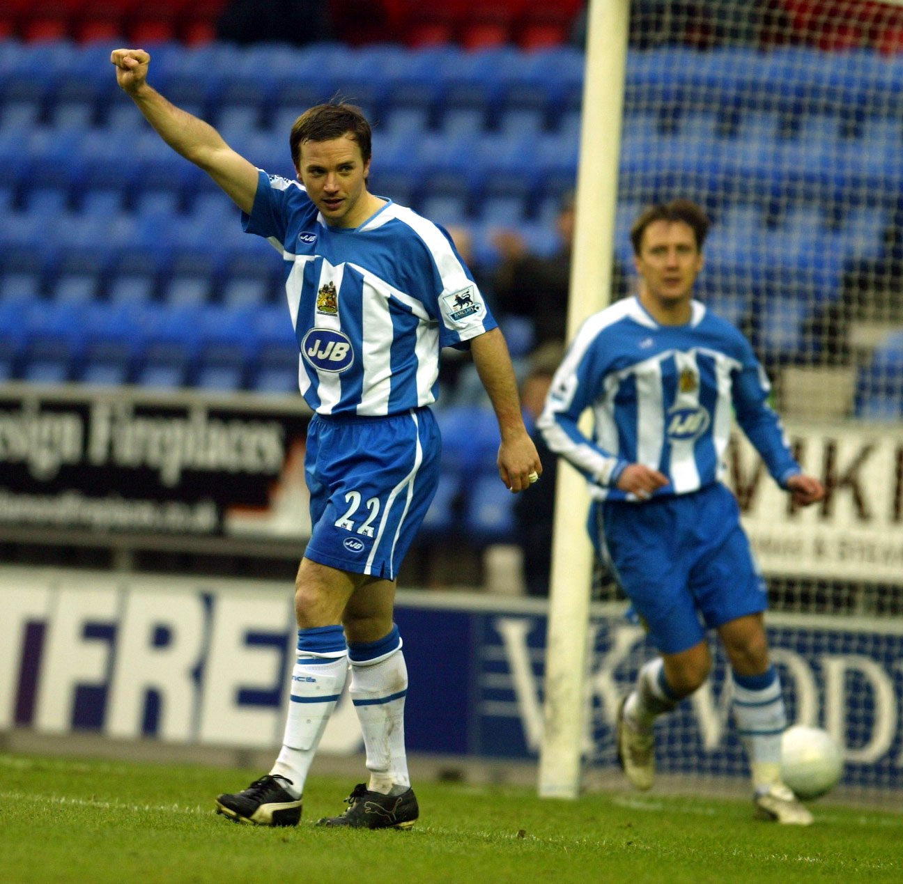   Happy 42nd Birthday to former Latic David Connolly!     