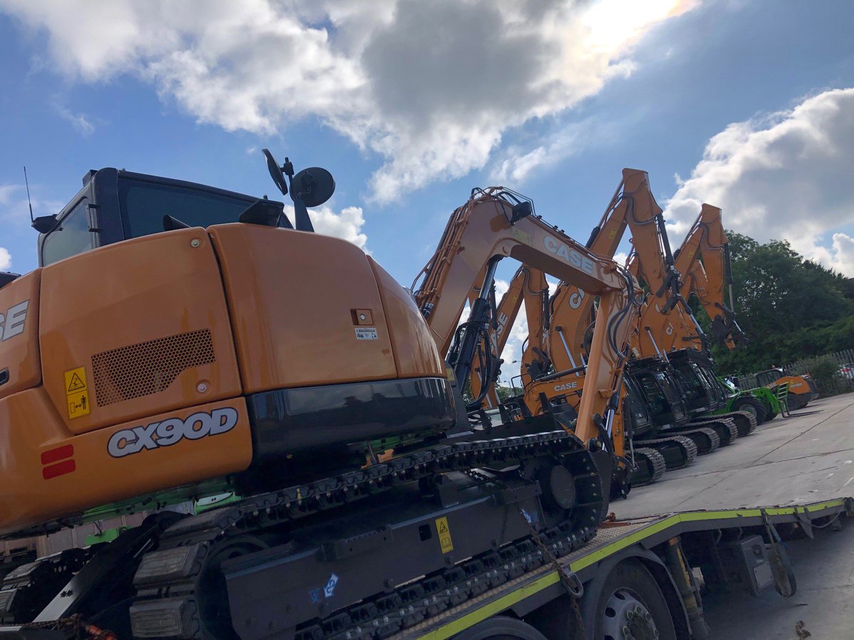The FIRST of the new Case CX90D Midi Excavators out for delivery this morning!

Boasting 20% more engine power and 54% more torque than the C series!

Available with rubber, steel or roadliner tracks, ALL IN STOCK!

To read more or to download a brochure: ow.ly/HhZu50uxVln