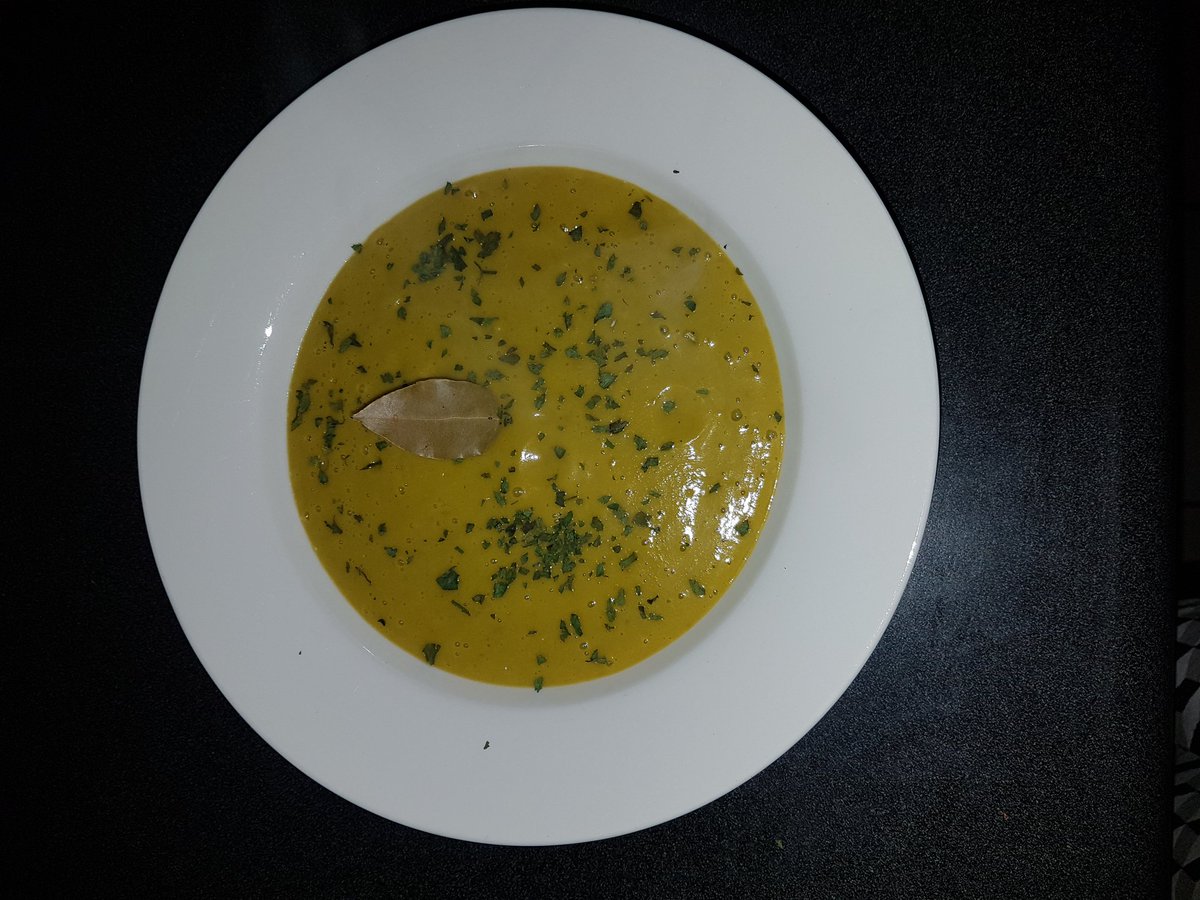 Cathy_SM1's tweet photo. @NMadzenga @Leleza_ @TsakkyM @events_zoe winter indulgence and soup it is. #RoyaleRestaurantandCatering #WinterIndulgence https://t.co/GIyxzJFT1y