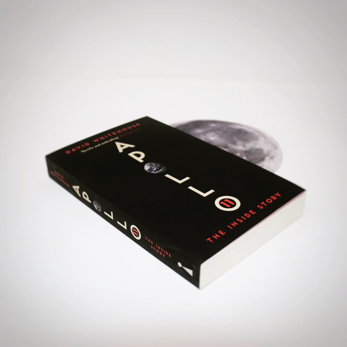 iconbooks's tweet photo. Happy #PublicationDay to @dr_david_w and Apollo 11: The Inside Story ๐๐ which helps to celebrate the #Apollo50 anniversary in July ... https://t.co/1kOmmvxkcQ