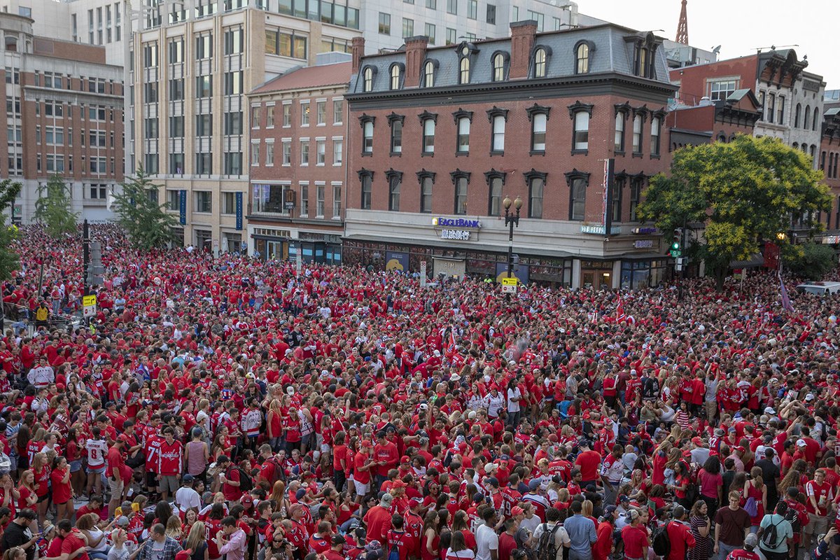 Capitals's tweet photo. What DC looked like exactly 1 year ago #StanleyCupiversary #June7 https://t.co/URYVgctm80