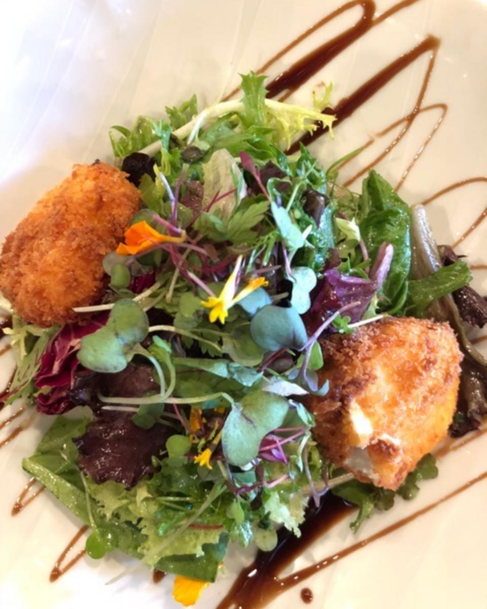 From crispy salads to ice cold, fresh sushi, Nakato is your spot to enjoy dinner and get out of the heat! #SobuckATL #NakatoATL