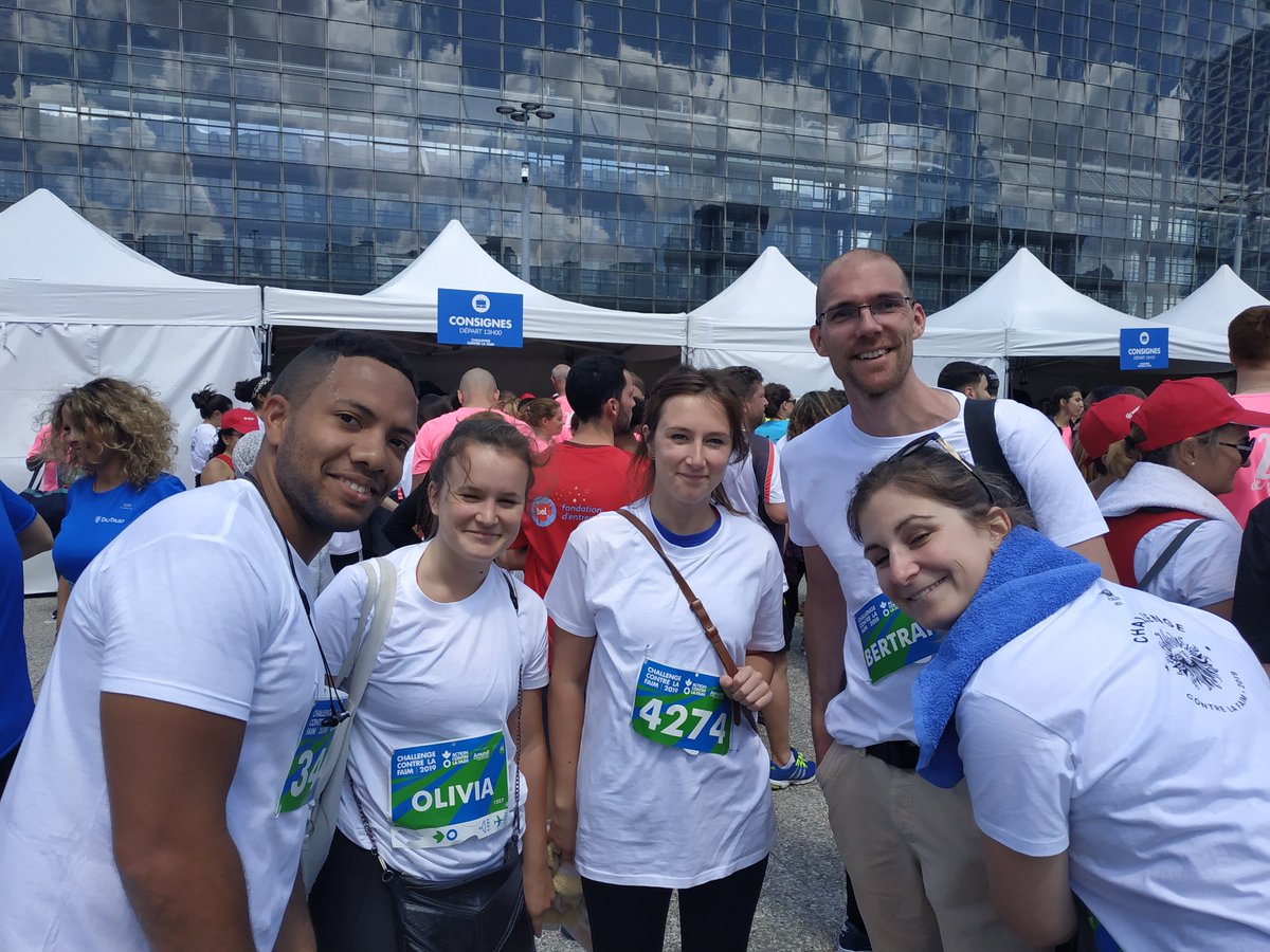 PerformicsFr's tweet photo. Une grande partie des équipes @PerformicsFr s'est mobilisée ce jour pour participer au challenge @ACF_France sur le parvis de la Défense ! Nos sportifs ont contribué à la récolte de + 400 000€ pour l'association ! Bravo à toutes nos équipes 💪🏼🏃🏼‍♀️🏃🏼‍♂️ https://t.co/gpTgt692KW