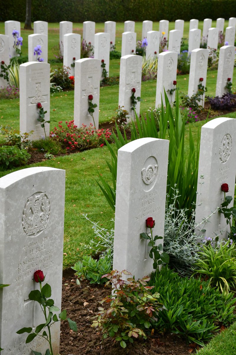 ClarenceHouse's tweet photo. The Prince and The Duchess visit the graves of those who died during the Battle of Normandy in Bayeux Cemetery #DDay75 https://t.co/r0H5liEhVR