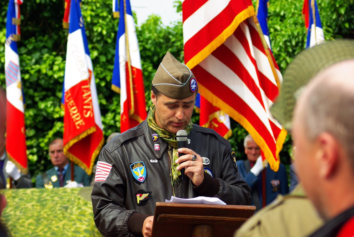 leo_verhagen's tweet photo. Jaren geleden was ik op 6 juni in Carentin waar men een monument onthulde voor #TheFilthyThirteen die ook in de nacht van 5 op 6 juni hier waren gesprongen #dday75anniversary https://t.co/amdn4yfMTi