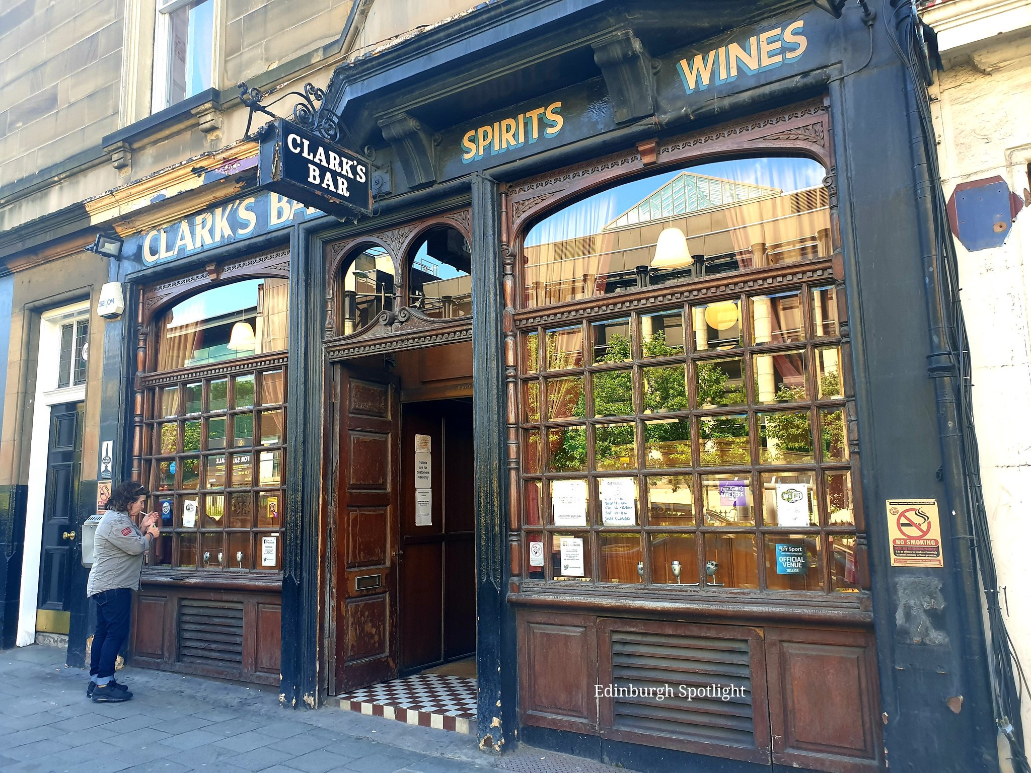 Edinburgh Spotlight on "Via @thedreadedlurgy we can confirm that Clark's Bar on Dundas Steeet closes its doors tomorrow night 😥 #endofanera https://t.co/Y5xkRDUvqD" / Twitter