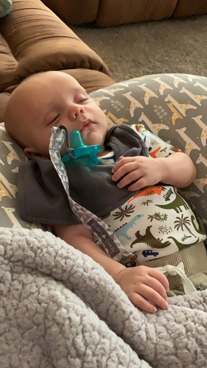 reilly_reads's tweet photo. Desperately trying to work on masters class homework...but...heโs just so cuuuuute #foreverprocrastinating https://t.co/1q4h3nd3Rr