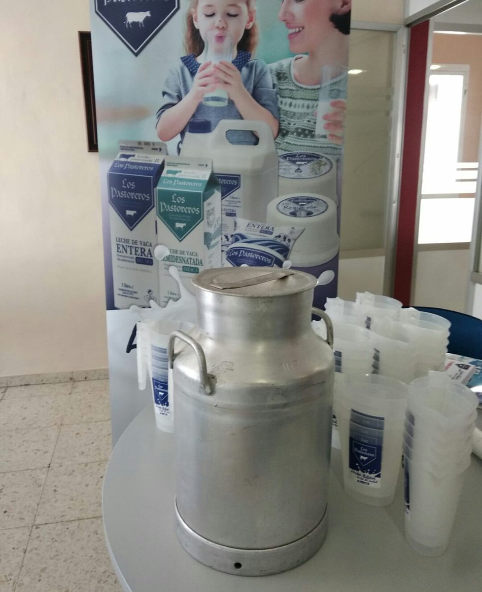 LosPastoreros's tweet photo. ¿Os acordáis de las famosas cantaras en las  que se recogía la leche?Pues en los Pastoreros cuidamos de ellas , es un recuerdo importante de nuestra historia y experiencia de años y años llevando leche fresca del día a todos nuestros clientes de Granada https://t.co/bzmdOdlXxm