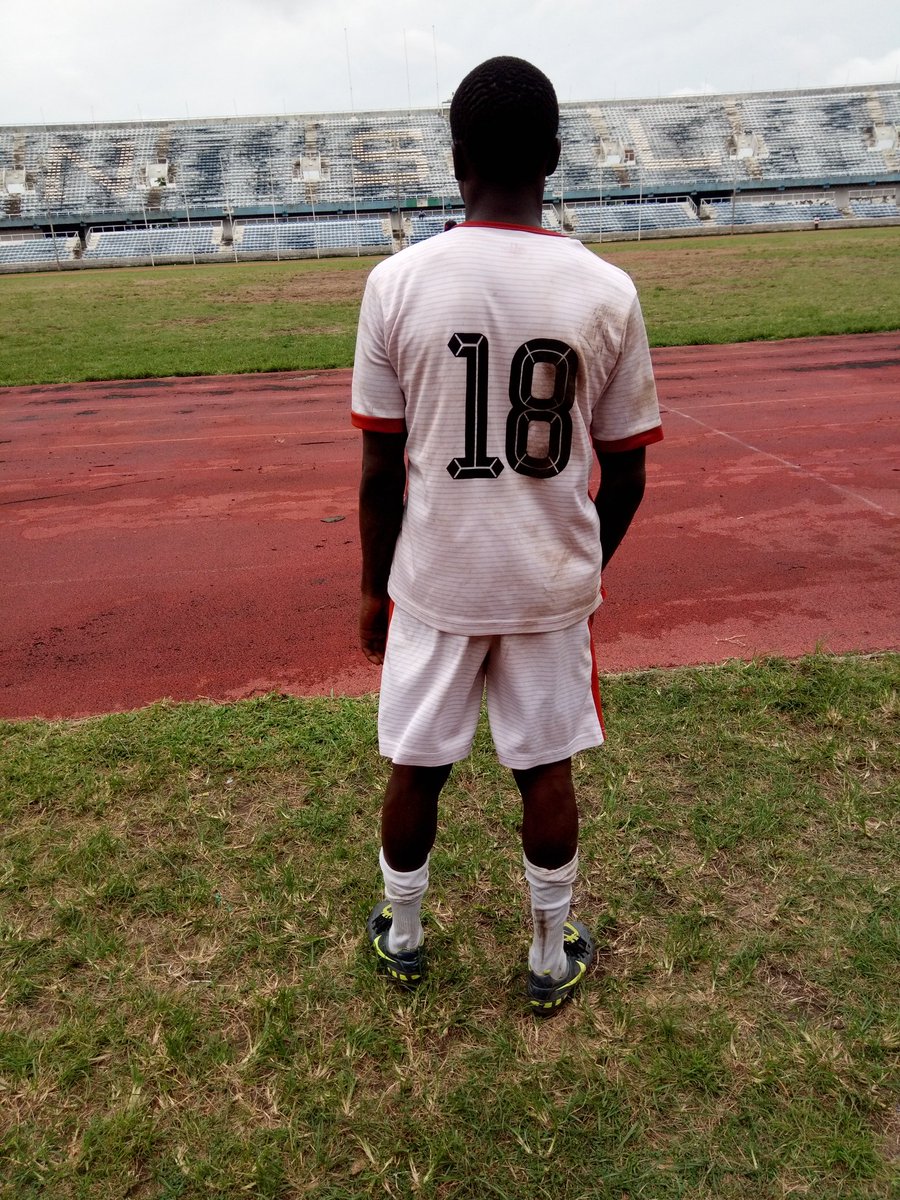 ELEGBETETVRADIO's tweet photo. GOAL!!!!!!
It's a brace for Abubakar Azeez and a third for FC Hertta. A shot from outside the box and the goalkeeper had no chance.
FC Hertta 3 - 0 Danjuma Babes
#SRL19 #NaOurLeague #WeLoveGrassroots #FCHDB
@ELEGBETE1 @SurulereLeague @Eko_Football https://t.co/taR9upYZFI
