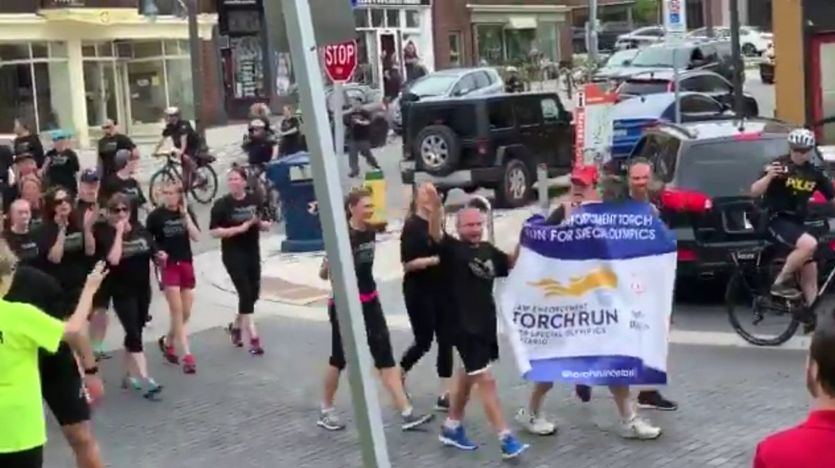 OfficerKGrant's tweet photo. I really enjoyed participating in the #TorchRun for #SpecialOlympics yesterday in #Guelph! Outstanding event! Great turnout! Lots of fun! @gpsmedia @torchrunontario @SOGuelphW @SOOntario @SpecialOCanada #TorchRun2019 #GuelphProud #GPS #GuelphPoliceService #PrideServiceTrust https://t.co/o5m3k0pig3