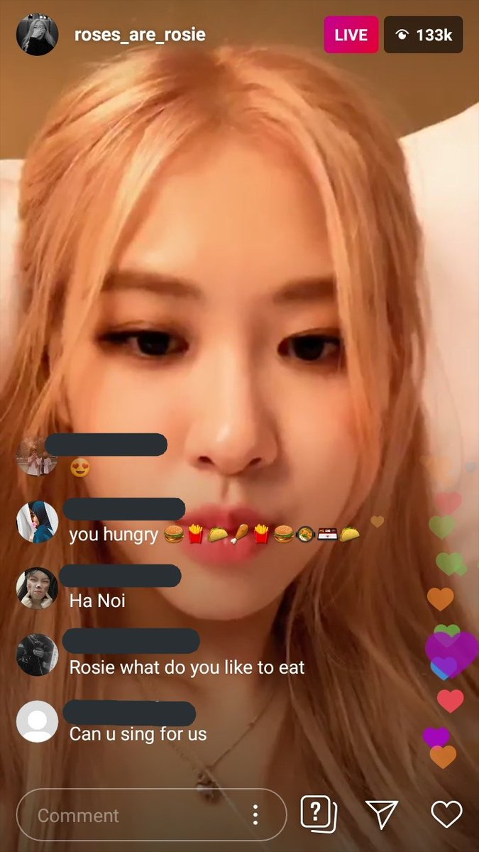 jichurosa's tweet photo. Rose insta live highlights:

- She talked with Jisoo through the coments (they may do a live together)
- She knows abt all the memes blinks do abt her, and she loves the nicknames 
- She talked abt her solo and said: " Hang in there blinks"

#블랙핑크 #ROSÉ #BLACKPINK #blinks https://t.co/z9wm77QHF8