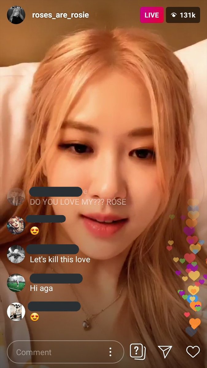 jichurosa's tweet photo. - She also greeted Somi, who said hello in the coments. Rose said they met a long time ago and she was very lovely

#BLACKPINK #블랙핑크 #ROSÉ  #blinks https://t.co/DD2x1pPiNs