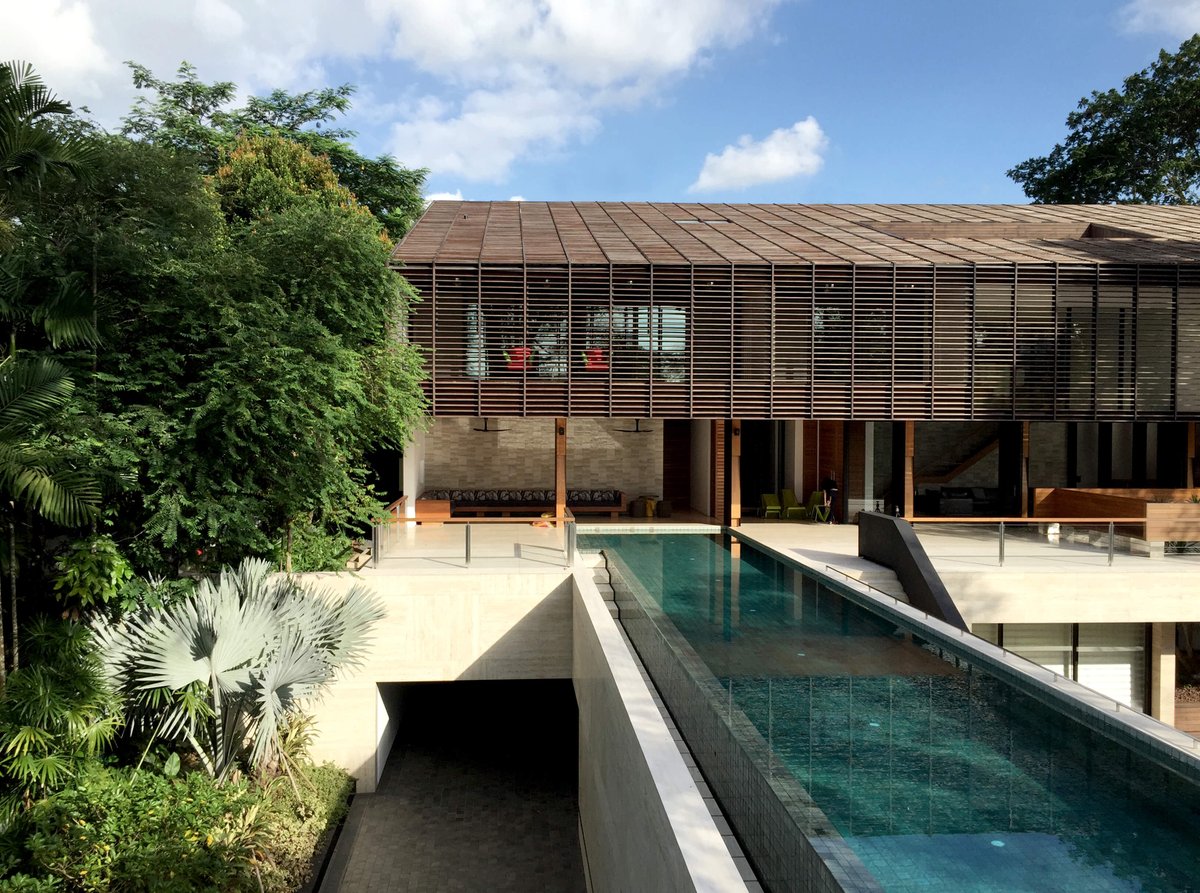 Gallop House by Alan Tay

homeadore.com/2016/02/22/gal…

#decor #interiordesign #interior #architecture