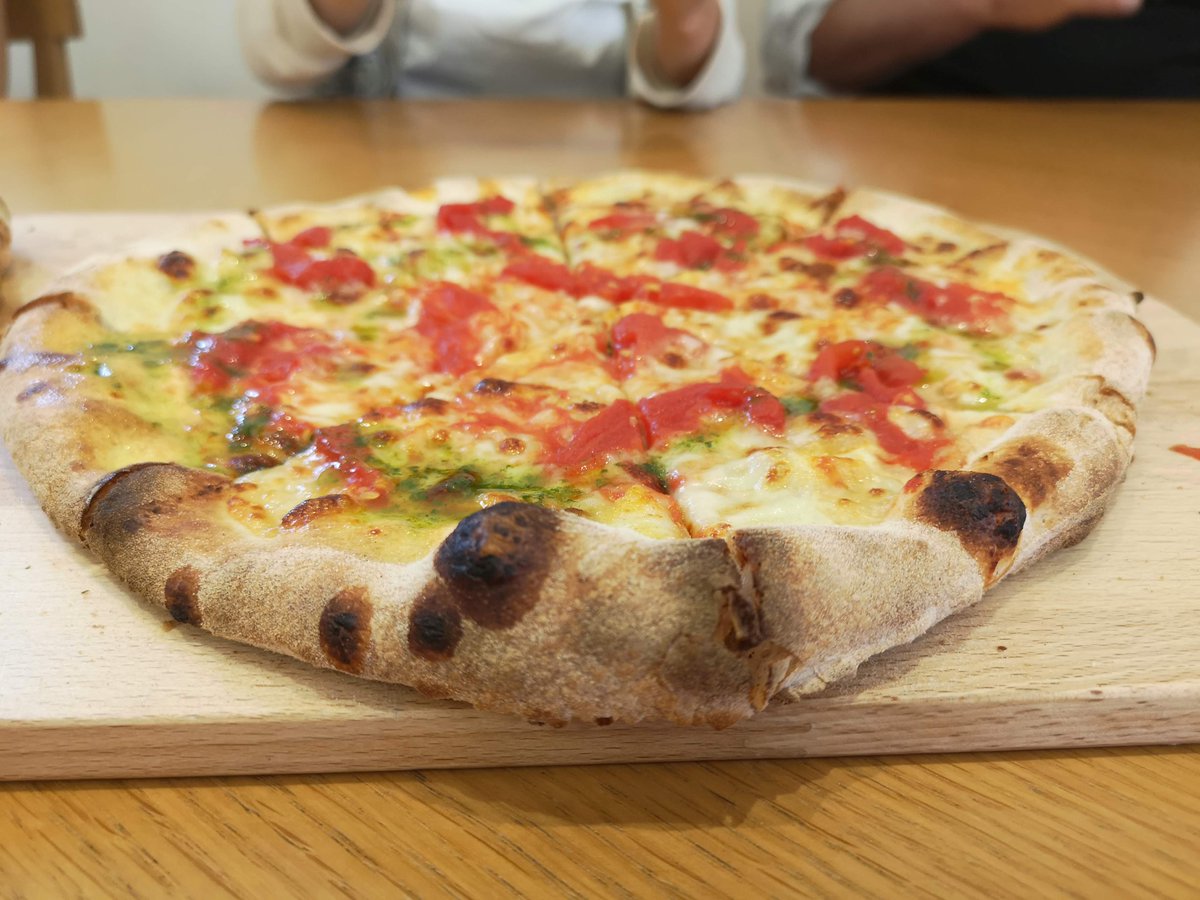 monicacesarato's tweet image. Did I mention yesterday i got to taste Pizza, Pizza and more pizza?
The thing I do for you!!!
#pizza #italianflour #wholewheat #pizzainmestre 
#agugiarofignamolini #osteriaplip #lifeofafoodblogger