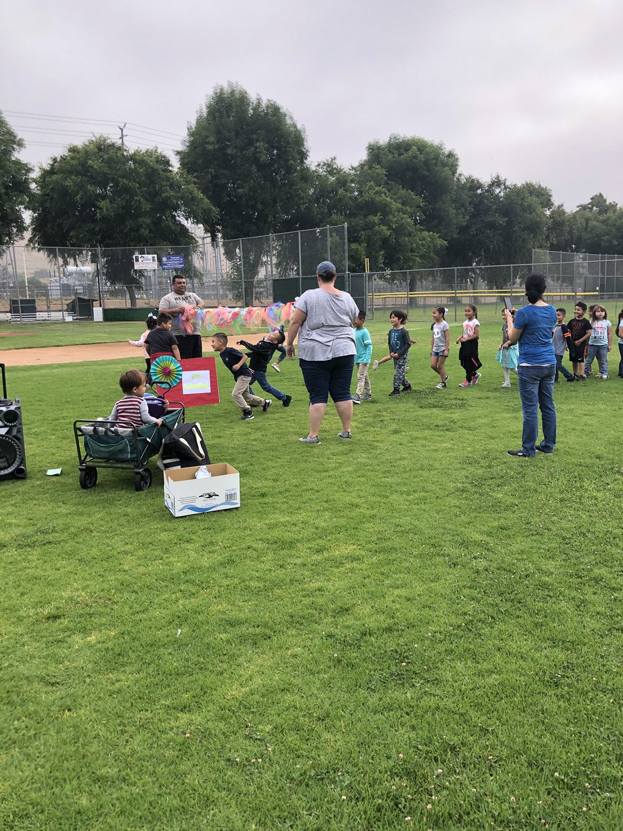 laderapalma's tweet photo. And so our school year ends- Field Day fun! Y así terminamos nuestro año escolar- ¡actividades de campo divertidas! #DIAcademy #LHCSD ##yaterminamos https://t.co/OPNMKe47Ww
