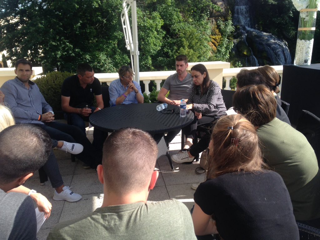 Eric_Tricard's tweet image. Fin de  #seminaireUAT. Table ronde avec @ValerieTherond .