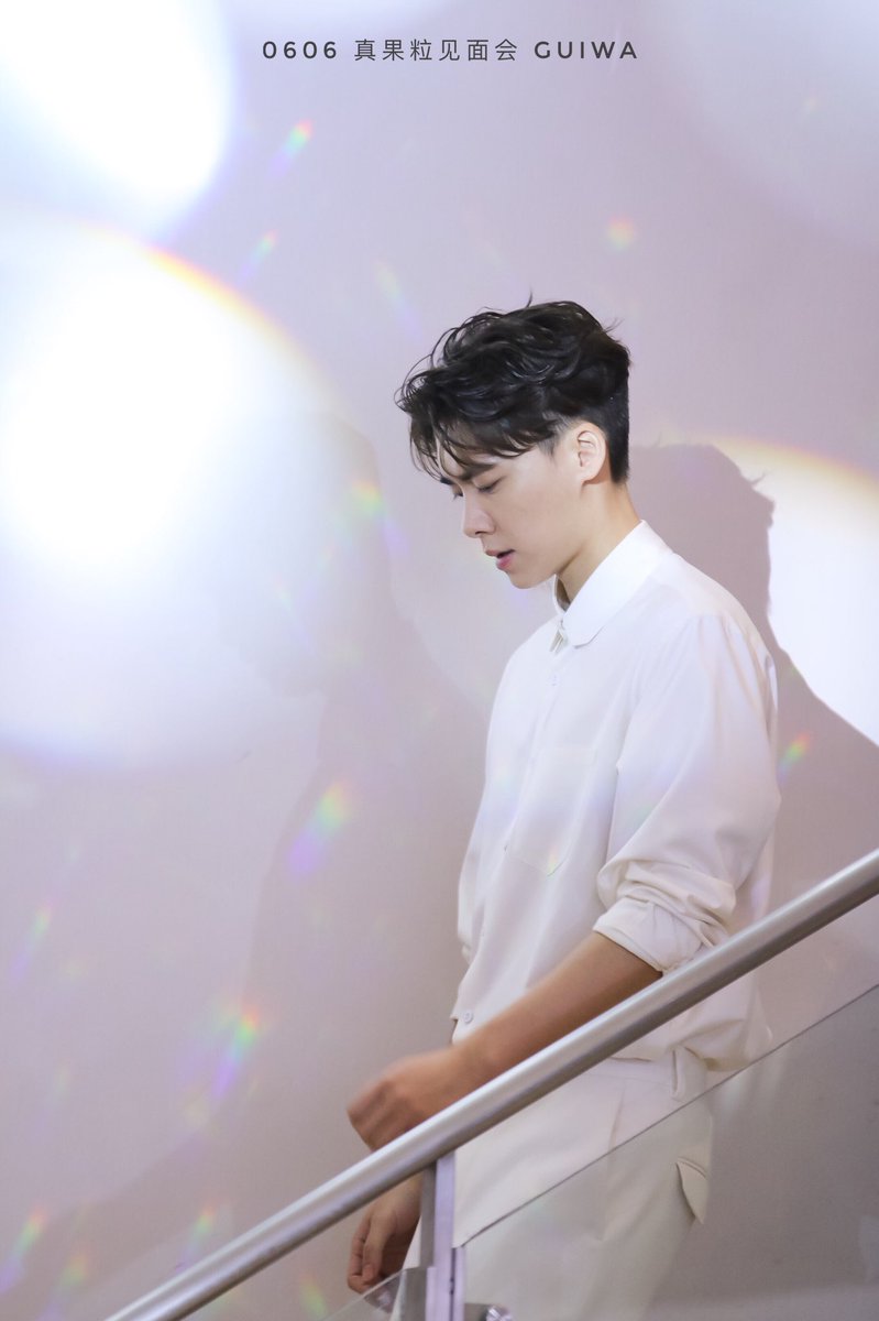 Shirlery1's tweet photo. #liyifeng #李易峰 20190606 真果粒活动 https://t.co/JPzEKFN9HZ