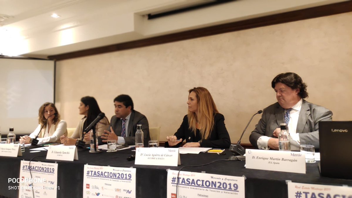 AGUIRREYBAEZA's tweet photo. Panel de debate de lujo en #TASACION2019, junto a @JLLSpain @CBRE_ES #ATASA y @euroval. Ha sido un placer participar en esta jornada de @CesineEditorial junto a grandes profesionales del sector de la #valoración y la #tasación. https://t.co/R5rgds2Ude