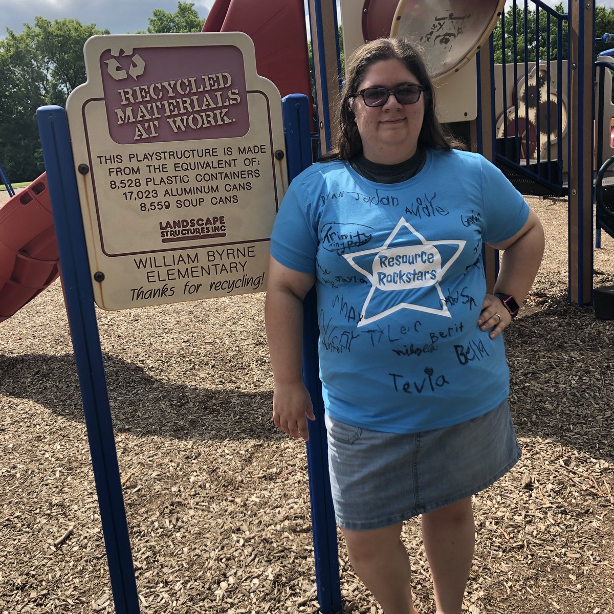 ResourceRocksta's tweet photo. One of my lovely parents made me this shirt! I’m going to miss everyone so much. #lastdayofschool https://t.co/1y5TZKxun6