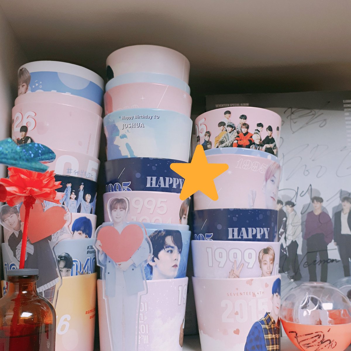 SVT_0526_HB's tweet photo. #RT이벤트
오랜만에 하는 이벤트•ө•
입덕 700일 기념 이벤트!!ฅoᄉoฅ

RT추첨 캐랜트레카/네네치킨 단체 포카/드림콘서트 포카/발주한 돔송+포카/컵홀더  드려용!!

여러명에게 나눠 드릴지 한명 몰빵할지..
그건 고민중..ㅋㅎ..

RT만 해주시면 뽑아용💛

당첨자에게 간단한 캐럿인증 받아요🧡 https://t.co/BlkpZxHOSp