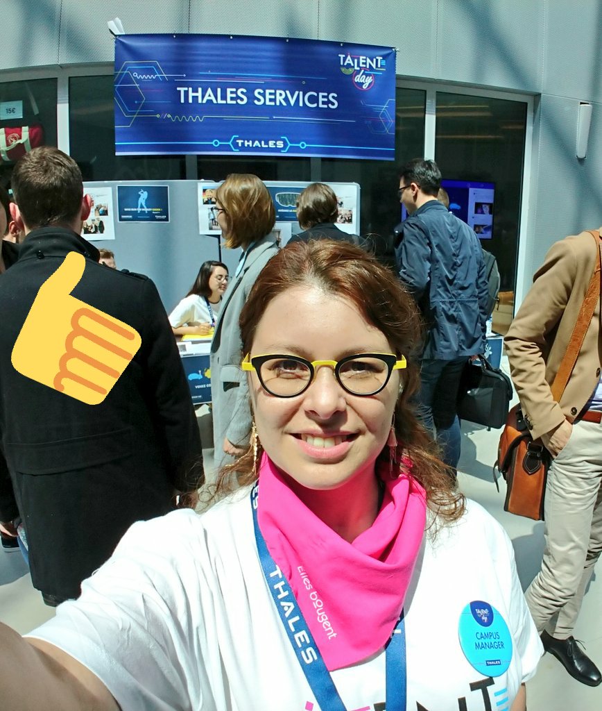 ChrisDemeillers's tweet photo. #TalentDay Journée dédiée à nos jeunes avec des animations, conférences, rencontres... 
@thalesemploi et toujours avec le foulard @ellesbougent @ebnpdc https://t.co/UrMeDSHBxc