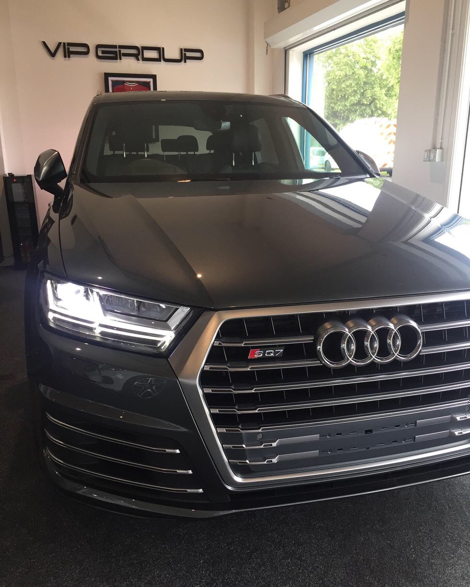 vipgroupwill's tweet photo. Great addition to the showroom today! Audi SQ7. Love the door projection light! 
#audi #audisq7 #sq7 #grey #premierleague #football #rugby #sport #cardiff #wales #penarth #vip #group #cars #motors #luxury #tech #technology https://t.co/gB4Q40cqc5