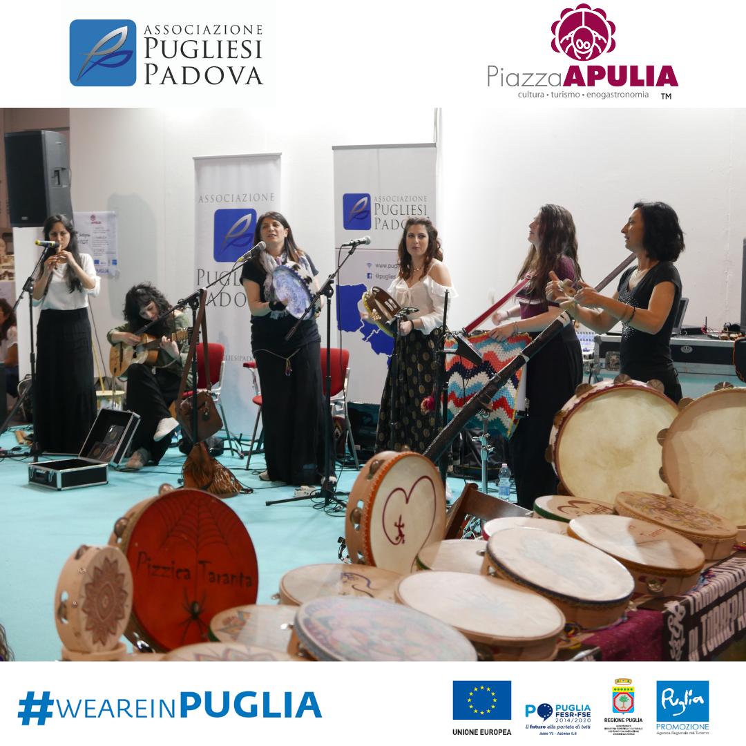 pugliesipadova's tweet photo. Un'ovazione per le #Mulieres Garganiche!
Donne coraggiose, intraprendenti e legate visceralmente alla propria terra. Un Sud ricco di fascino e tradizioni! ๐
#PiazzaApulia #Pugliesinelmondo #WeAreInPuglia #PugliesiPadova #Campionaria100 #Gargano #Puglia https://t.co/xDP6WvGTCU