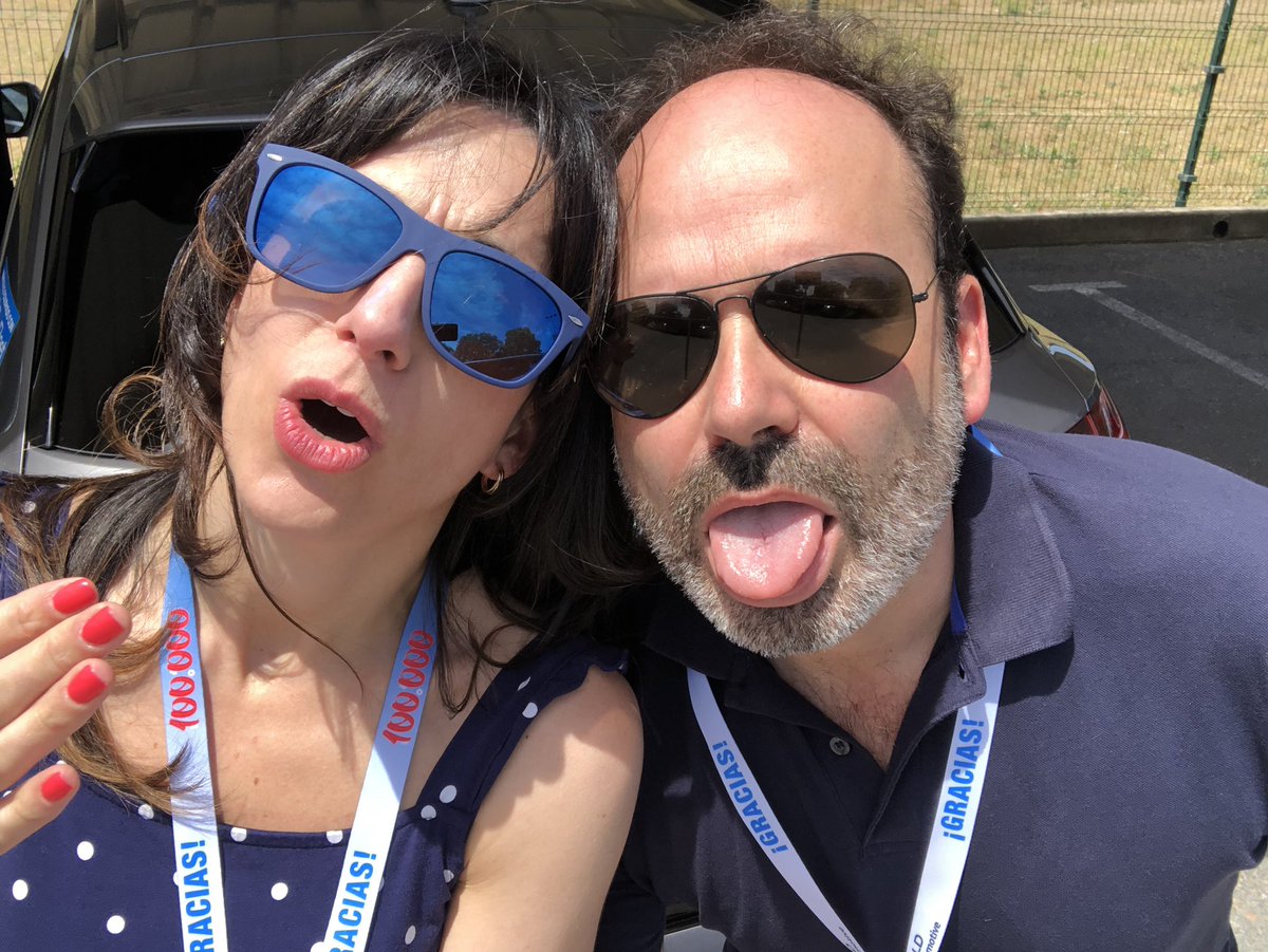 Llegamos a la comida del #Aldecomotion2019 muertos de sed y sudando a conciencia, con <a href="/LuqueReyes/">Reyes Luque</a>