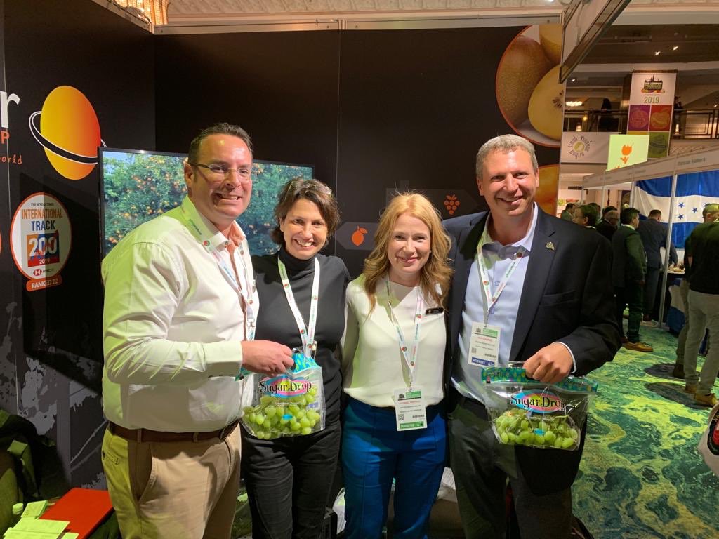 Jupiter__Group's tweet photo. #celebratingFRESH ARRA grapes 🍇 with @GrapaVarieties on our stand 212 @LondonProduceSh who’s there? #LondonProduceShow https://t.co/K0vY7hSB7p
