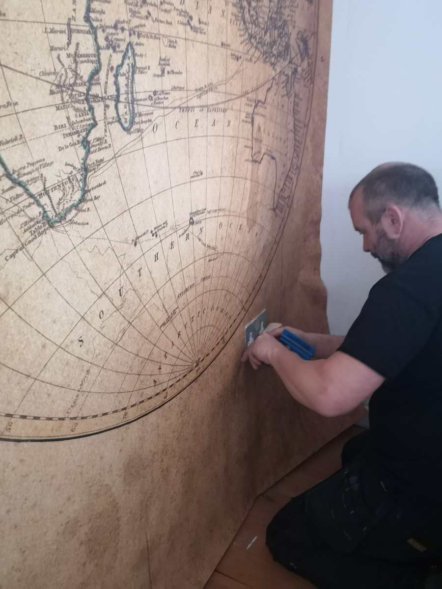 GraphicsHosch's tweet image. Transforming walls #worldmap #education #oldempire #wallart #installations #graphics #largeformatprint #largeformatgraphics #exhibitions