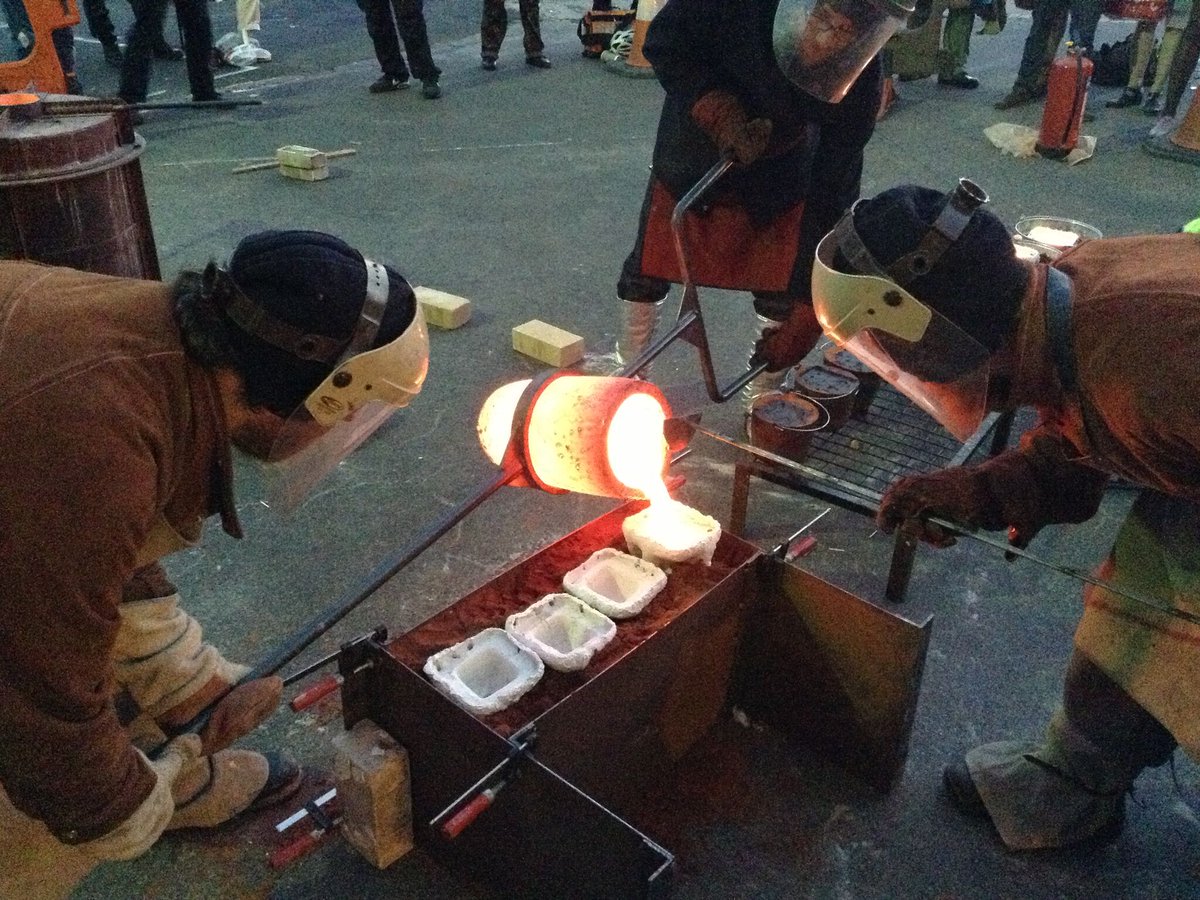 LondonSculpture's tweet photo. We've got 4 places left for 4 lucky Larrys (is that a saying? I feel it's a saying. Is it Lucys?) on 'Bronze Casting'.
This 6day/2weekends will teach you how to make a #bronze #sculpture from the initial wax-process to the molten bronze pour &amp; finishes.
https://t.co/PB0rs3FYke https://t.co/VW5w4KepYm