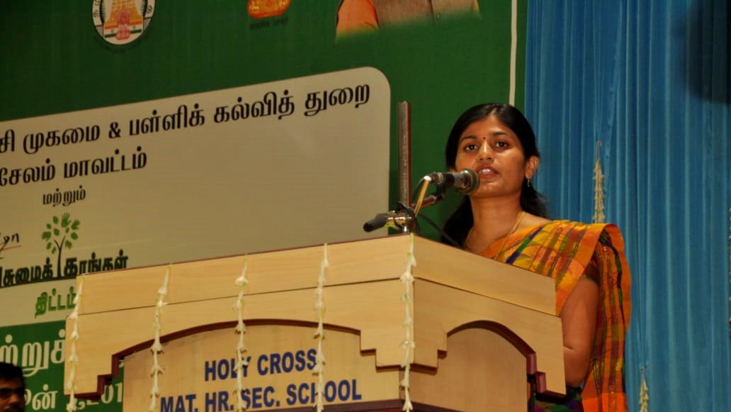 IshaTamil's tweet photo. Salem District collector Mrs. Rohini was invited as a special guest to #WorldEnvironmentDay awareness program organized by DRDA, Chief Education Department, Pollution Control Board and Isha Project GreenHands
#AdoptASapling https://t.co/6wiugw0Jj2