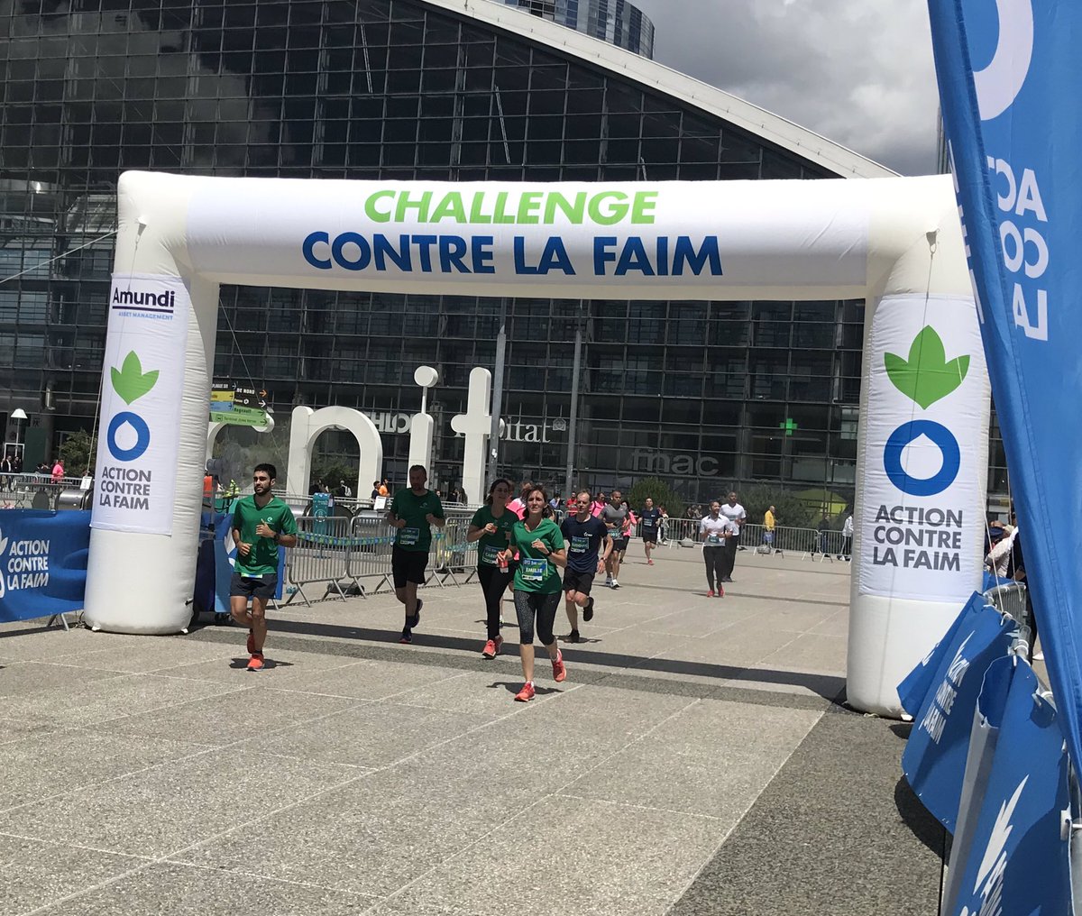 Bravo à tous les collaborateurs d <a href="/Elior_Group/">Elior Group</a> qui ont participé au #ChallengeContreLaFaim à La Défense !
