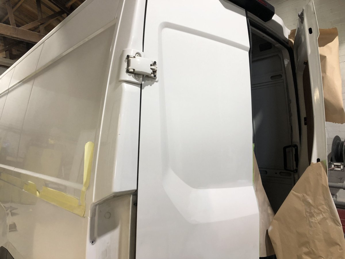PaintChipT's tweet photo. YES, we do deal with commercial vehicles 👍👍👍
To book your van or truck in just call 01623 422123 https://t.co/ft9X6kaTgC
