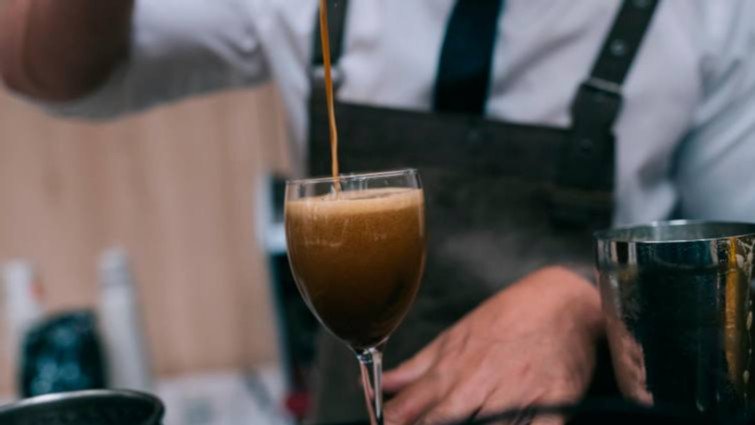 Estupendo artículo de <a href="/larazon_es/">La Razón</a> 
La coctelería Valenciana está sin duda en su mejor momento.
#Gracias <a href="/BarmansCV/">ABCV</a> #LevanteSeAgita
ow.ly/zEof50uxZlt
