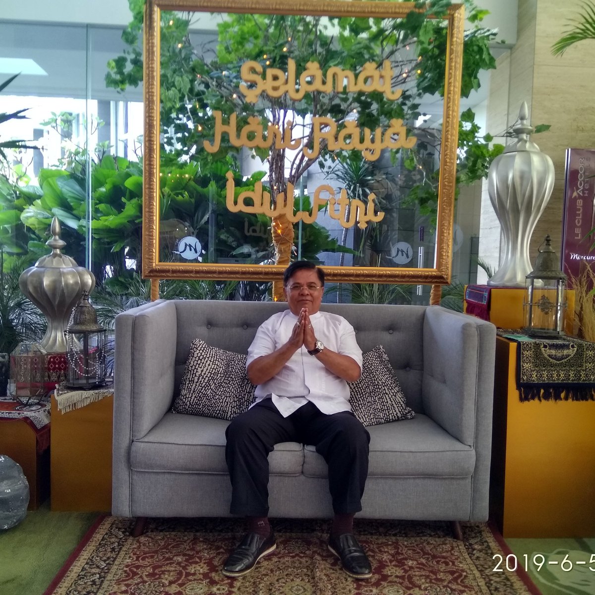 dumoli_sh's tweet photo. Selamat Hari Raya Idul Fitri, mohon maaf lahir dan batin. https://t.co/jWhf5Bf4pI