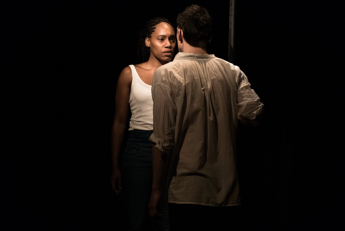 << Variations amoureuses >> une valse amoureuse et la confusion des sentiments entre trois jeunes gens d’aujourd’hui… 🔥 En octobre ! #théâtre #jeunesse > bit.ly/2WTY8Lv @CaroleThibaut <a href="/villedebobigny/">Ville de Bobigny</a> <a href="/QuefaireDmomes/">Que faire des mômes</a>
<a href="/AMejless/">Associaton MEJLESS</a> <a href="/inssd93/">IN SEINE-SAINT-DENIS</a> <a href="/seinesaintdenis/">Département de Seine-Saint-Denis</a> <a href="/Citizenkid_/">CitizenKid</a>