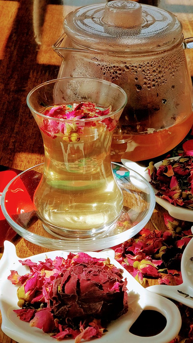 RoohiNazki's tweet photo. Always time for tea!
#chaijaai #globalteas #turkishrosetea https://t.co/hnZmZKPy80