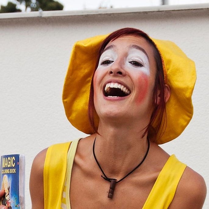 ⭐️Magia amb Chachi Piruli⭐️

Dissabte 15 a les 16:30h, a l’espai #lahaima del #Karxofa19, gaudirem d’un espectacle de màgia ideal per compartir amb tota la família: participació, il•lusió, riures, imaginació i sorpreses són els ingredients de CHACHI PIRULI!