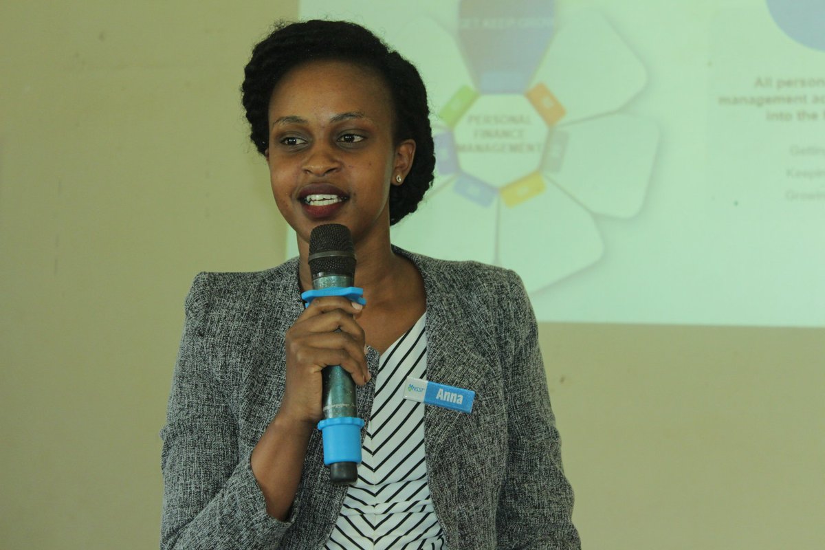 BoxingUganda's tweet photo. Anna Maria From NSSF sensitising Cobap BC Boxers about Personal Finance Management Pillars, Getting Money, Keeping Money & Growing Money
#BoxHIVOutOfUganda Workshop
(Phase 2) @nssfug
#CobapBoxingClub #Week3 https://t.co/EOjTGq26SQ