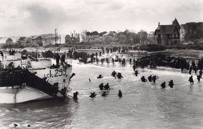 HFXMooseheads's tweet photo. Take the time today to remember what an entire generation of Canadians did to ensure we have the freedom that we enjoy today. We will never forget. #DDay75 https://t.co/xs89bogy7L