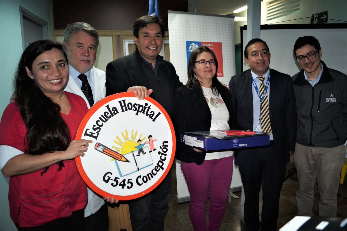 daemconcepcion's tweet photo. NIÑOS ESCUELA HOSPITAL RECIBIERON COMPUTADORES
Cuatro niños y niñas alumnos de la Escuela Hospital inserta en el Hospital Guillermo Grant Benavente, recibieron notebooks, como parte del programa Becas Tic´s, del Ministerio de Educación y JUNAEB.
https://t.co/fEgDzheCV4 https://t.co/aWMlZOyUuk