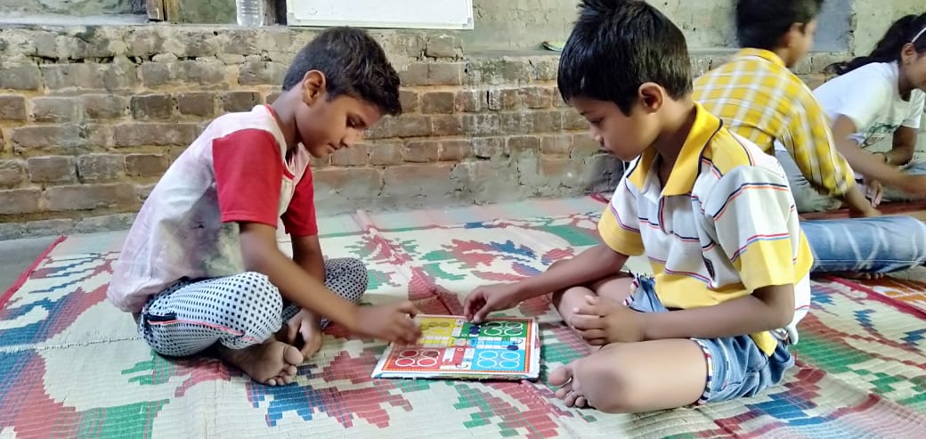 projectwhydelhi's tweet photo. Play is vital for children to develop their social skills and build confidence. 

#ThursdayMotivation pic:#projectwhydelhi for fun learning #EarlyMomentsMatter https://t.co/A8AY12cjqH