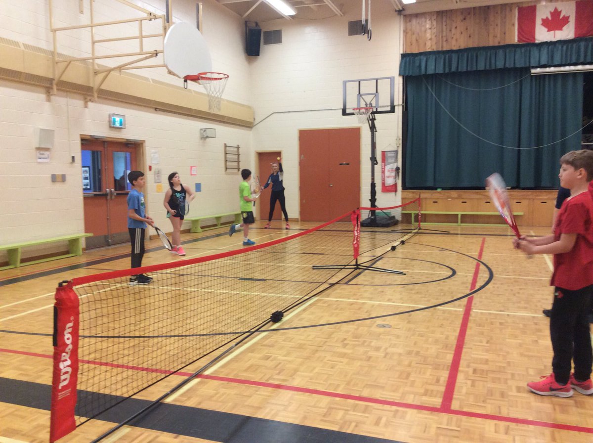 ForandJanice's tweet photo. Grade 5’s serving it up! #FDS #AVRCE #funinphysed #TennisNS #WindsorTennisClub. Making progress in tennis skills🎾👍 https://t.co/oZYHkD4Ike