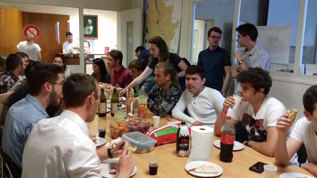 TransformerAG's tweet photo. Nous avons ont été accueillis les 1 et 2 juin par le @mjs_gironde pour un week-end #formation, d’#échange d’#idées ! 

➡️@InstitutAlinsky sur le #CommunityOrganizing

➡️@tduverger sur le revenu de base

➡️@sbenmouffok sur les #communs 

➡️ @larrouturou sur la ↘️ tps de #travail ! https://t.co/WgeBmFQMKy